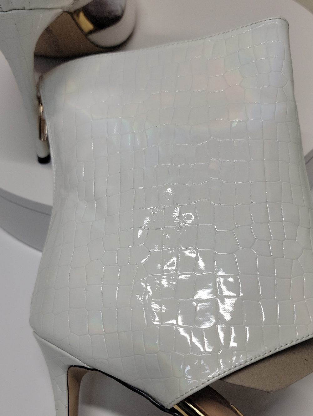 THINGS II COME NEW WHITE IRIDESCENT SNAKE STILETTOS - Picture 11 of 11